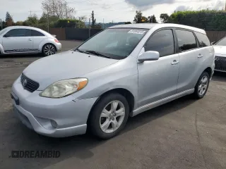 2005 Toyota Matrix STD z VIN 2T1LR32E35C320813, wystawiony jako Copart lot #51064015 z przebiegiem 299 999 mil mil oraz Szkoda całkowita • Salvage title. Historia ofert i sprzedaży dostępna na DreamBid. Obrazek 1.