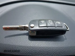2015 Audi A3 Premium z VIN WAUBFGFF6F1009748, wystawiony jako IAAI lot #42123621 z przebiegiem 158 290 mil mil oraz . Historia ofert i sprzedaży dostępna na DreamBid. Obrazek 11.