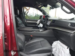 2022 Jeep Wagoneer Series II with VIN 1C4SJUBT6NS115444, listed as a IAAI auction lot 40210898 with 38,655 mi miles and . Bid and sale history available at DreamBid. Image 5.