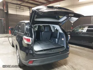 2015 Toyota Highlander Limited with VIN 5TDDKRFH1FS176008, listed as a IAAI auction lot 41917867 with 271,362 mi miles. Bid and sale history available at carsss.com. Image 3.