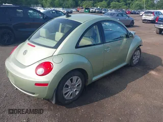 2009 Volkswagen Beetle S with VIN 3VWRW31C29M501964, listed as a IAAI auction lot 42388544 with 99,674 mi miles and . Bid and sale history available at DreamBid. Image 4.