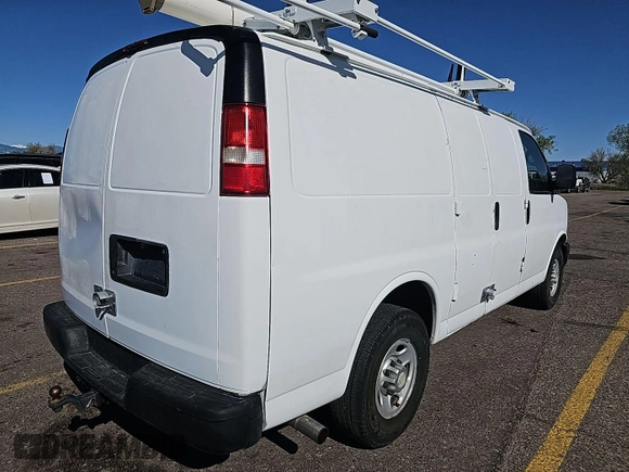 2013 Chevrolet Express Cargo z VIN 1GCWGFCA8D1175464, wystawiony jako IAAI lot #42409029 z przebiegiem 166 299 mil mil oraz . Historia ofert i sprzedaży dostępna na DreamBid. Obrazek 35.