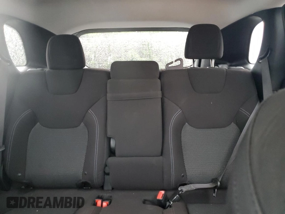 2019 Jeep Cherokee Latitude z VIN 1C4PJLCBXKD332002, wystawiony jako Copart lot #56652185 z przebiegiem 113 690 mil mil oraz Szkoda całkowita • Salvage title. Historia ofert i sprzedaży dostępna na DreamBid. Obrazek 10.