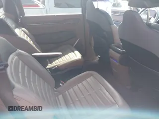 2024 Kia EV9 Land z VIN KNDADFS59R6035988, wystawiony jako IAAI lot #42076672 z przebiegiem 10 316 mil mil oraz . Historia ofert i sprzedaży dostępna na DreamBid. Obrazek 8.