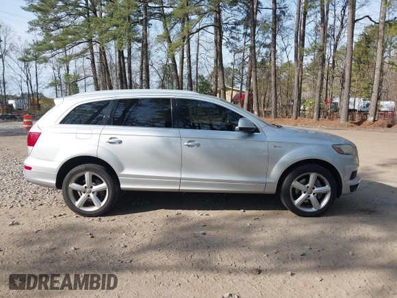 2015 Audi Q7 3.0T S line Prestige with VIN WA1DGAFE9FD001990, listed as a IAAI auction lot 41704132 with 108,118 mi miles. Bid and sale history available at carsss.com. Image 13.