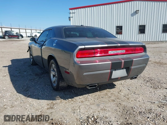 2011 Dodge Challenger z VIN 2B3CJ4DG3BH512974, wystawiony jako IAAI lot #41431931 z przebiegiem 186 845 mil mil oraz . Historia ofert i sprzedaży dostępna na DreamBid. Obrazek 3.