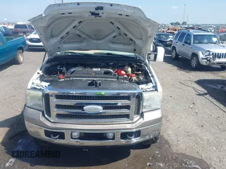 2006 Ford F-250 XL z VIN 1FTSW21P56ED13667, wystawiony jako IAAI lot #42108168 z przebiegiem 175 075 mil mil oraz . Historia ofert i sprzedaży dostępna na DreamBid. Obrazek 10.