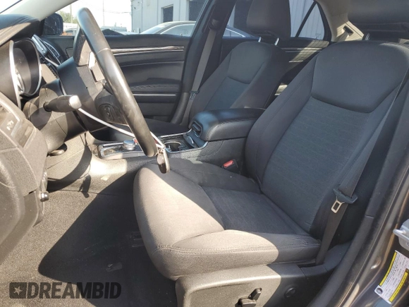 2019 Chrysler 300 Touring with VIN 2C3CCAAG6KH556001, listed as a Copart auction lot 44787485 with 183,323 mi miles and Non Repairable. Bid and sale history available at carsss.com. Image 7.