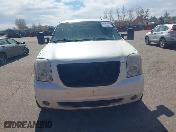 2011 GMC Yukon XL Denali with VIN 1GKS2MEF0BR182132, listed as a IAAI auction lot 41690259 with 204,365 mi miles. Bid and sale history available at carsss.com. Image 12.
