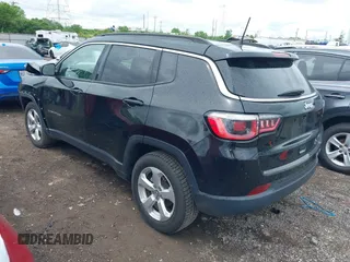2017 Jeep Compass Latitude with VIN 3C4NJCBB3HT653021, listed as a IAAI auction lot 42263281 with 91,076 mi miles and . Bid and sale history available at DreamBid. Image 3.