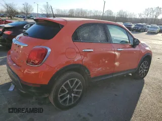 2018 FIAT 500X Trekking z VIN ZFBCFYCB6JP682871, wystawiony jako Copart lot #82798284 z przebiegiem 67 764 mil mil oraz Szkody całkowita. Historia ofert i sprzedaży dostępna na DreamBid. Obrazek 3.