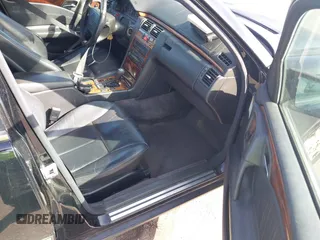 1998 Mercedes-Benz E 320 with VIN WDBJF25F4WA610660, listed as a IAAI auction lot 41671688 with 476,486 mi miles and . Bid and sale history available at DreamBid. Image 5.