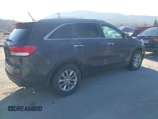 2016 Kia Sorento LX with VIN 5XYPGDA32GG158824, listed as a IAAI auction lot 38800051 with 82,195 mi miles. Bid and sale history available at carsss.com. Image 4.