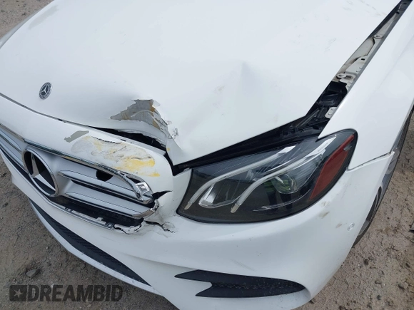 2018 Mercedes-Benz E 300 z VIN WDDZF4JBXJA448650, wystawiony jako IAAI lot #42343961 z przebiegiem 92 810 mil mil oraz . Historia ofert i sprzedaży dostępna na DreamBid. Obrazek 6.