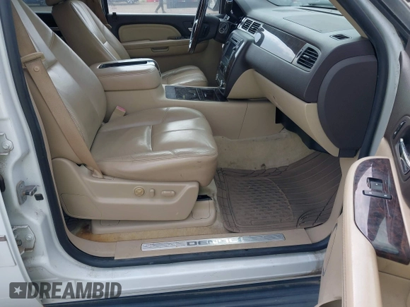 2007 GMC Yukon Denali z VIN 1GKFK63807J246645, wystawiony jako IAAI lot #42290133 z przebiegiem 187 480 mil mil oraz . Historia ofert i sprzedaży dostępna na DreamBid. Obrazek 5.