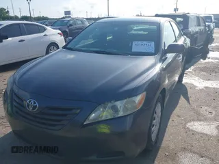 2007 Toyota Camry CE z VIN 4T1BE46K97U057970, wystawiony jako IAAI lot #42183422 z przebiegiem 145 791 mil mil oraz . Historia ofert i sprzedaży dostępna na DreamBid. Obrazek 17.