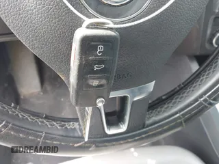 2013 Volkswagen Jetta Hybrid SE с VIN 3VW637AJ5DM263330, выставлен на аукционе IAAI как лот 42540756 с пробегом 109 164 миль миль и . История ставок и продаж доступна на DreamBid. Изображение 11.
