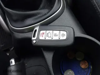 2016 Hyundai Veloster with VIN KMHTC6ADXGU273034, listed as a IAAI auction lot 40420771 with 206,694 mi miles. Bid and sale history available at carsss.com. Image 11.