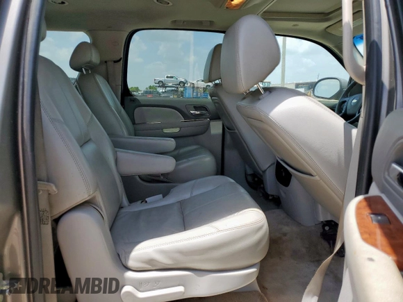 2007 Chevrolet Suburban LTZ с VIN 3GNFC16J57G130554, выставлен на аукционе Copart как лот 61574855 с пробегом Не указан миль и Списание • Salvage title. История ставок и продаж доступна на DreamBid. Изображение 11.