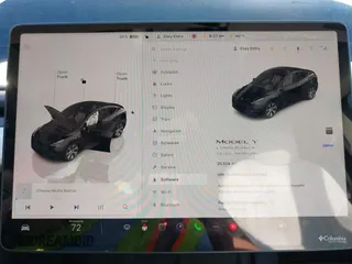 2023 Tesla Model Y Long Range z VIN 7SAYGDEE9PF637042, wystawiony jako IAAI lot #41969086 z przebiegiem 25 524 mil mil oraz . Historia ofert i sprzedaży dostępna na DreamBid. Obrazek 7.