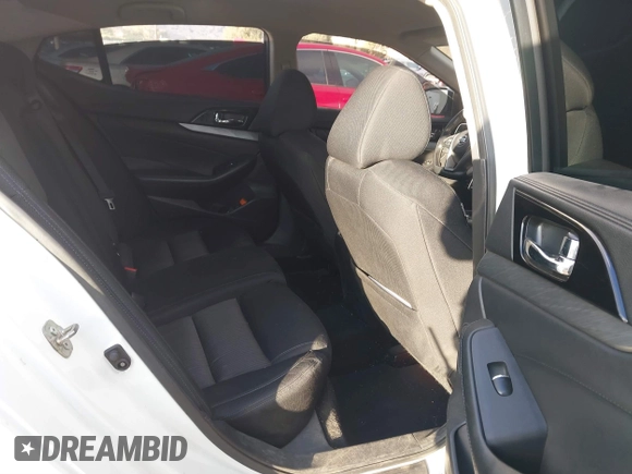 2017 Nissan Maxima SV with VIN 1N4AA6AP1HC368591, listed as a IAAI auction lot 41521808 with 154,214 mi miles and . Bid and sale history available at DreamBid. Image 8.