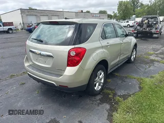 2014 Chevrolet Equinox LS z VIN 2GNALAEK1E6360024, wystawiony jako IAAI lot #42330732 z przebiegiem 121 614 mil mil oraz . Historia ofert i sprzedaży dostępna na DreamBid. Obrazek 4.