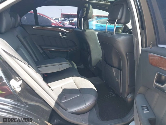 2013 Mercedes-Benz E-Class E 350 Luxury with VIN WDDHF5KB0DA752171, listed as a IAAI auction lot 41929432 with 126,051 mi miles. Bid and sale history available at carsss.com. Image 8.