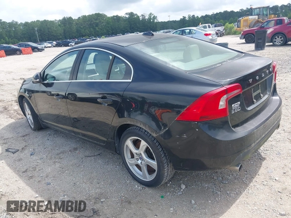 2012 Volvo S60 T5 z VIN YV1622FS4C2115292, wystawiony jako IAAI lot #42376945 z przebiegiem 158 047 mil mil oraz . Historia ofert i sprzedaży dostępna na DreamBid. Obrazek 3.