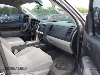 2012 Toyota Tundra z VIN 5TFUW5F10CX265994, wystawiony jako IAAI lot #42172968 z przebiegiem 197 493 mil mil oraz . Historia ofert i sprzedaży dostępna na DreamBid. Obrazek 5.