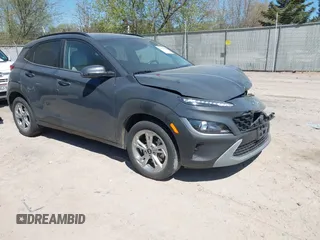 2023 Hyundai Kona SEL с VIN KM8K3CAB2PU019214, выставлен на аукционе IAAI как лот 42203462 с пробегом 41 577 миль миль и . История ставок и продаж доступна на DreamBid. Изображение 1.