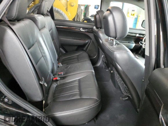 2013 Kia Sorento SX z VIN 5XYKWDA23DG369367, wystawiony jako Copart lot #57721075 z przebiegiem 133 560 mil mil oraz Szkoda całkowita • Salvage title. Historia ofert i sprzedaży dostępna na DreamBid. Obrazek 11.