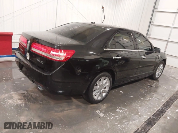 2012 Lincoln MKZ with VIN 3LNHL2GC1CR826247, listed as a IAAI auction lot 41727774 with 136,588 mi miles. Bid and sale history available at carsss.com. Image 4.