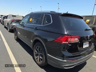 2024 Volkswagen Tiguan SE with VIN 3VV3B7AX8RM076346, listed as a IAAI auction lot 42734323 with 29,573 mi miles and . Bid and sale history available at DreamBid. Image 14.