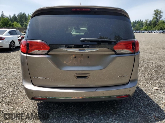 2017 Chrysler Pacifica Limited with VIN 2C4RC1GGXHR679820, listed as a Copart auction lot 60559165 with 68,425 mi miles and Salvage title. Bid and sale history available at DreamBid. Image 6.