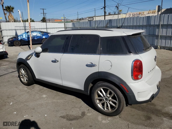 2016 MINI Cooper Countryman S with VIN WMWZC3C52GWT09061, listed as a Copart auction lot 41478915 with 133,461 mi miles and Clean Title. Bid and sale history available at carsss.com. Image 2.