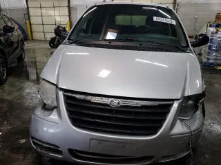 2007 Chrysler Town & Country LWB LX with VIN 2A4GP44R57R353256, listed as a Copart auction lot 88343665 with 178,957 mi miles and Salvage Title. Bid and sale history available at carsss.com. Image 5.