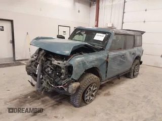 2022 Ford Bronco z VIN 1FMEE5DP8NLB54954, wystawiony jako IAAI lot #42038688 z przebiegiem 45 182 mil mil oraz . Historia ofert i sprzedaży dostępna na DreamBid. Obrazek 17.