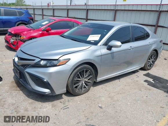 2023 Toyota Camry SE with VIN 4T1G11AK3PU723826, listed as a IAAI auction lot 41903358 with 74,095 mi miles. Bid and sale history available at carsss.com. Image 2.