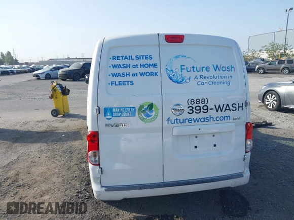 2015 Nissan NV200 SV with VIN 3N6CM0KNXFK693331, listed as a IAAI auction lot 42428684 with 158,605 mi miles and . Bid and sale history available at DreamBid. Image 17.