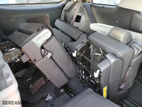 2024 Kia Carnival SX Prestige with VIN KNDNE5H3XR6424136, listed as a Copart auction lot 77401304 with 4,508 mi miles and Salvage Title. Bid and sale history available at carsss.com. Image 15.
