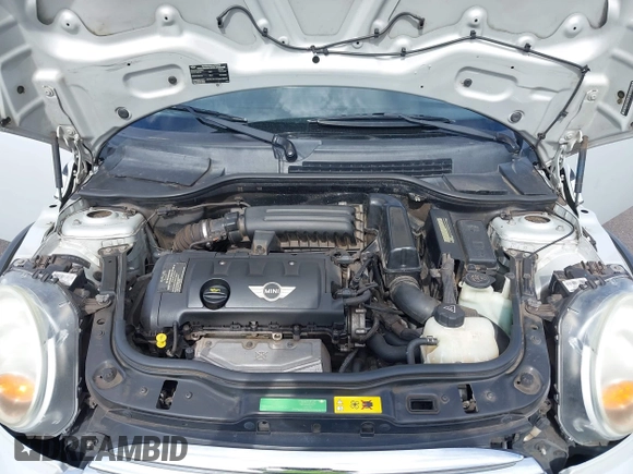 2011 MINI Hardtop with VIN WMWSU3C57BT095208, listed as a IAAI auction lot 42174483 with 70,447 mi miles and . Bid and sale history available at DreamBid. Image 10.