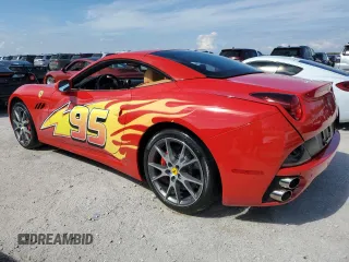 2011 Ferrari California z VIN ZFF65LJA1B0181831, wystawiony jako Copart lot #75098924 z przebiegiem 15 297 mil mil oraz Szkody całkowita. Historia ofert i sprzedaży dostępna na DreamBid. Obrazek 2.