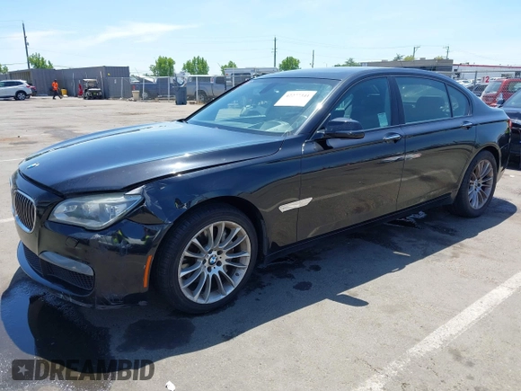 2015 BMW 7 Series 740Li z VIN WBAYE4C50FD138977, wystawiony jako IAAI lot #42277341 z przebiegiem 109 877 mil mil oraz . Historia ofert i sprzedaży dostępna na DreamBid. Obrazek 2.