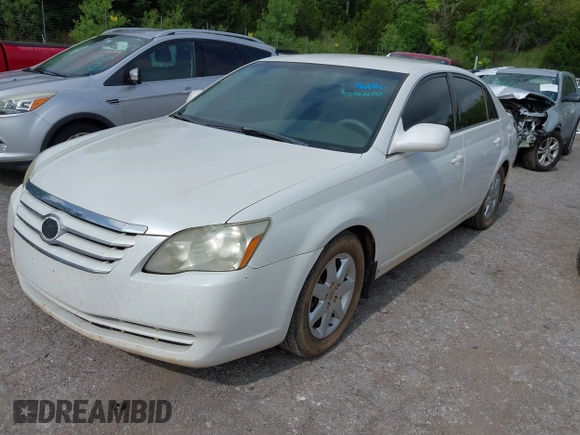 2005 Toyota Avalon XL z VIN 4T1BK36B35U008098, wystawiony jako IAAI lot #42361400 z przebiegiem 248 551 mil mil oraz . Historia ofert i sprzedaży dostępna na DreamBid. Obrazek 2.