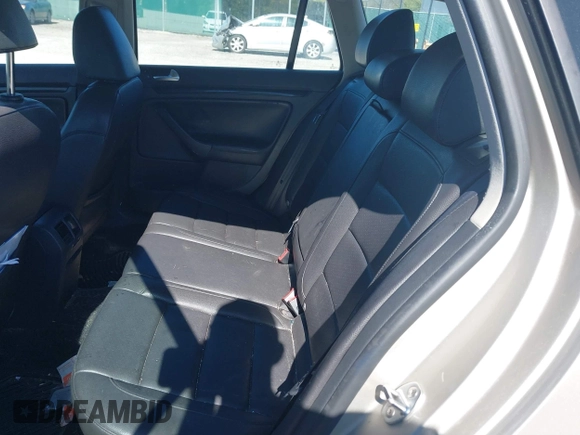 2013 Volkswagen Jetta TDI w/Sunroof & Nav with VIN 3VWPL7AJ0DM607263, listed as a IAAI auction lot 40528888 with 117,814 mi miles and . Bid and sale history available at DreamBid. Image 8.