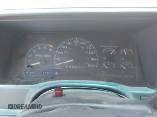 1996 Chevrolet Tahoe z VIN 1GNEK13R9TJ357134, wystawiony jako IAAI lot #42218520 z przebiegiem 213 135 mil mil oraz . Historia ofert i sprzedaży dostępna na DreamBid. Obrazek 7.