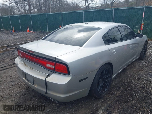 2011 Dodge Charger SE z VIN 2B3CL3CG2BH613560, wystawiony jako IAAI lot #42014138 z przebiegiem Nie podano mil oraz . Historia ofert i sprzedaży dostępna na DreamBid. Obrazek 4.