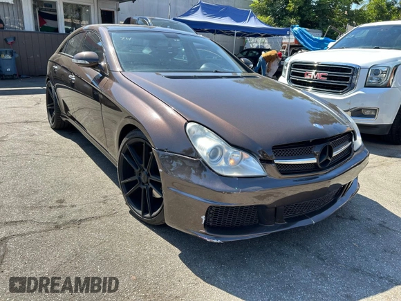 2006 Mercedes-Benz CLS-Class with VIN WDDDJ75X56A055095, listed as a Copart auction lot 74631394 with 177,706 mi miles and Clean Title. Bid and sale history available at carsss.com. Image 1.