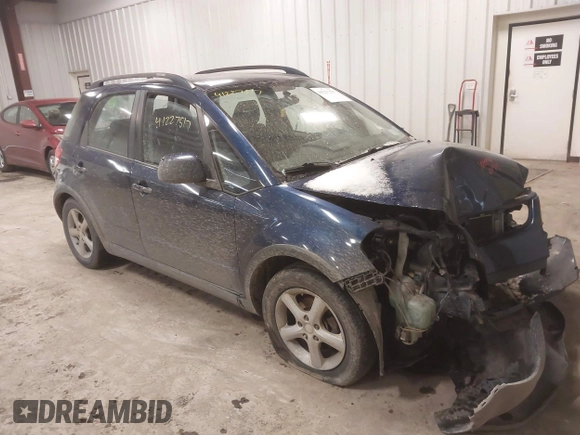 2008 Suzuki SX4 with VIN JS2YB413385107948, listed as a IAAI auction lot 41227517 with 153,163 mi miles. Bid and sale history available at carsss.com. Image 1.