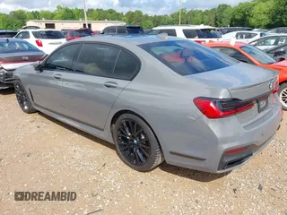 2020 BMW 7 Series 740i z VIN WBA7T2C0XLGF96842, wystawiony jako IAAI lot #42230866 z przebiegiem 60 664 mil mil oraz . Historia ofert i sprzedaży dostępna na DreamBid. Obrazek 3.